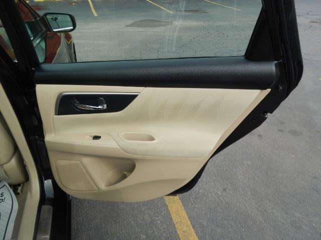 Nissan Altima 2014 photo 36